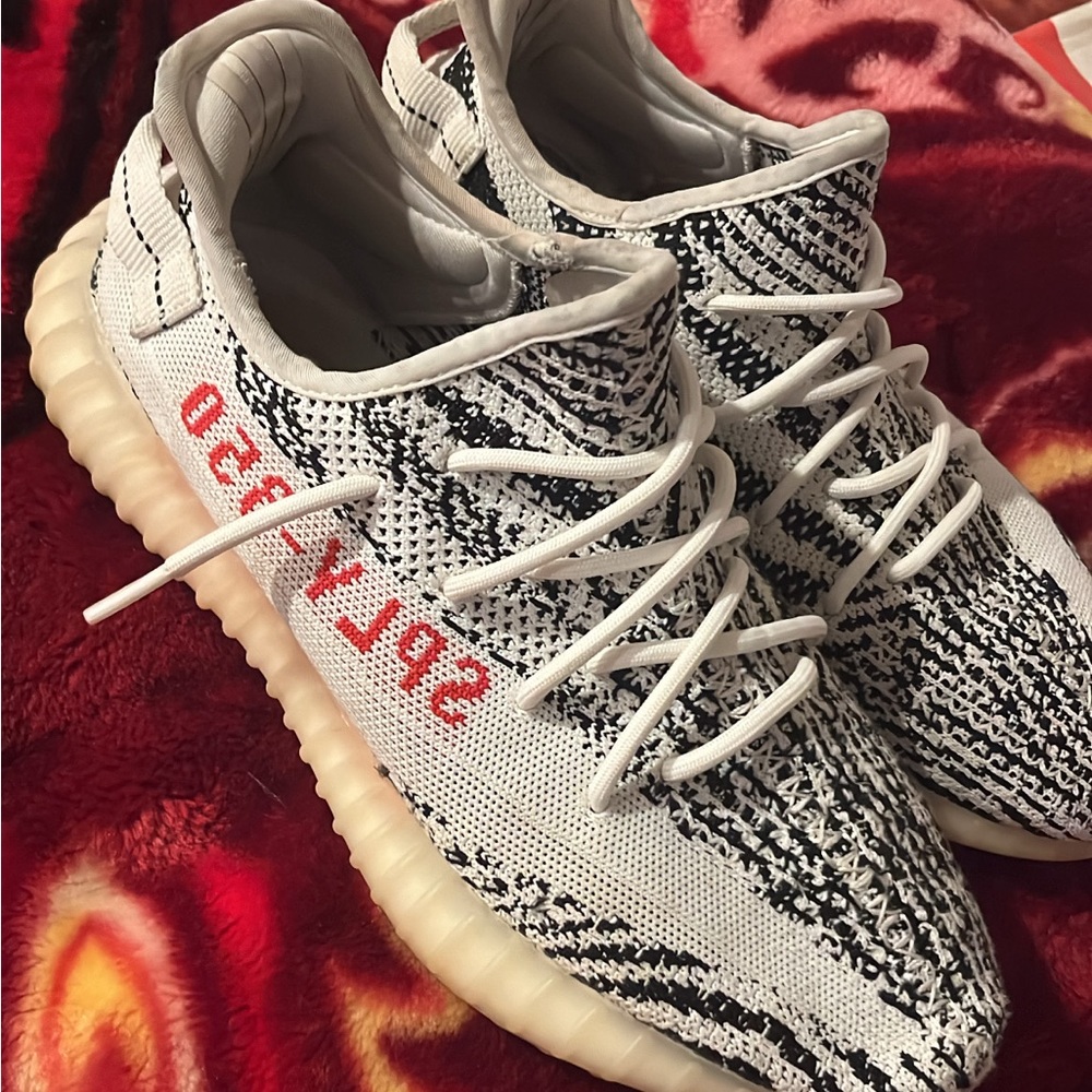 Yeezy boost 350 “Zebra”